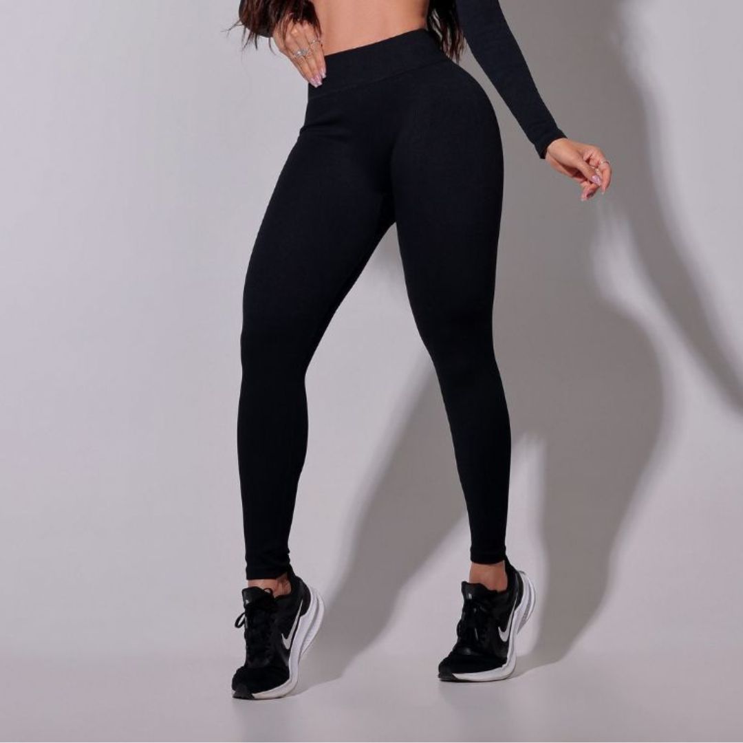 Legging fashion academia preta